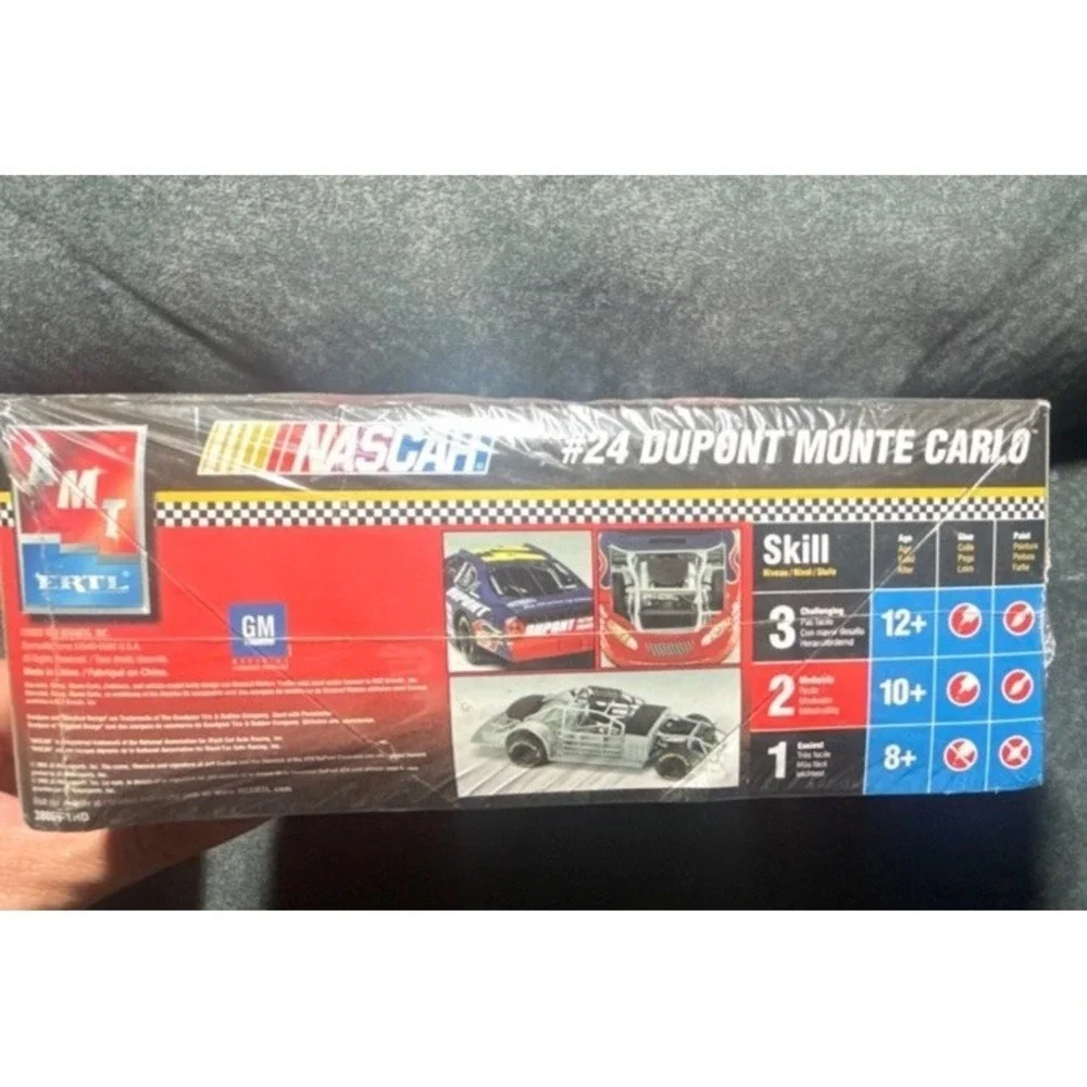 2003 NASCAR Jeff Gordon Chevy Monte Carlo 1:25 Model Kit Factory Sealed